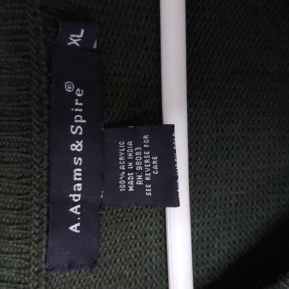 A Adams & Spire sweater vest - Picture 2 of 4